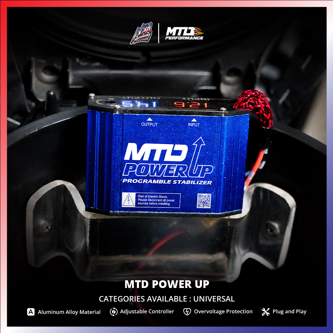 Unit Power Up biru terpasang di dudukan aki motor standar